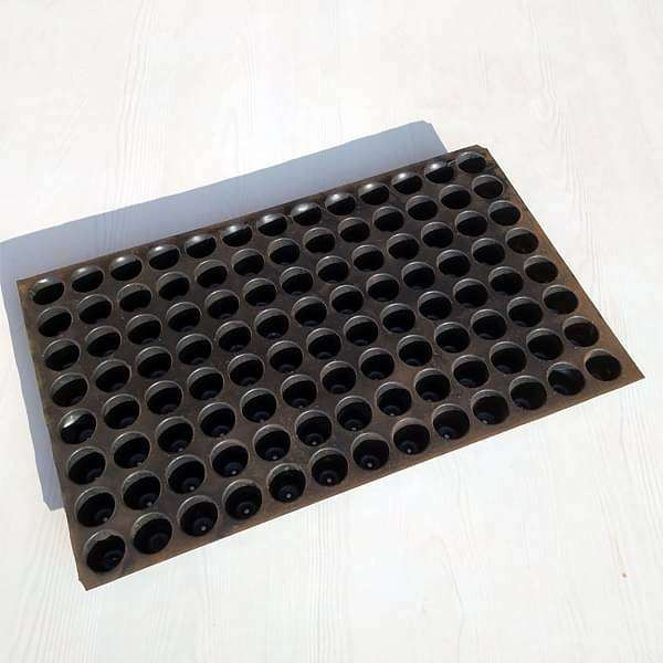 PLASTIC GERMINATION TRAY (102 CELL ROUND) PACK OF 25 PCS